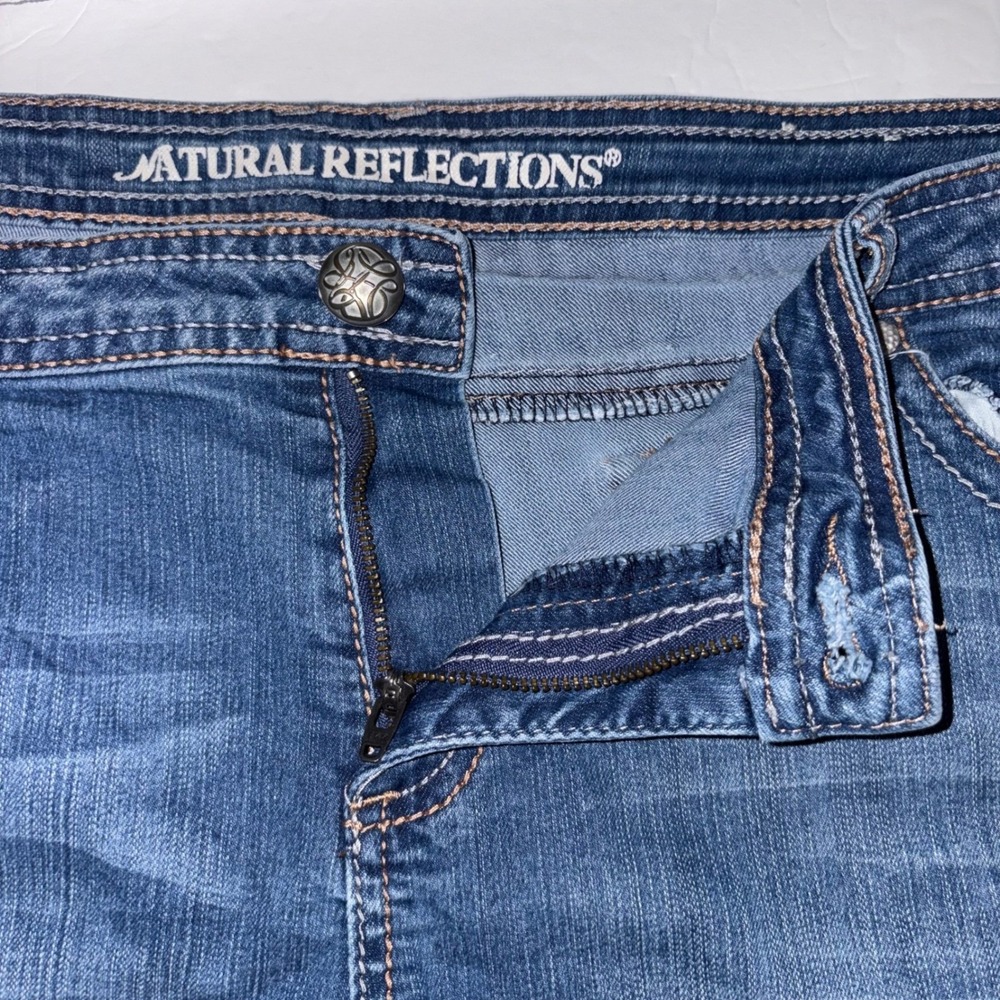 Natural Reflections Denim Shorts Size 18 Blue Mid Rise Embroidered Flap Pocket - Picture 3 of 10